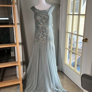 Mother of the Bride Dress, size 10 Mon Cheri